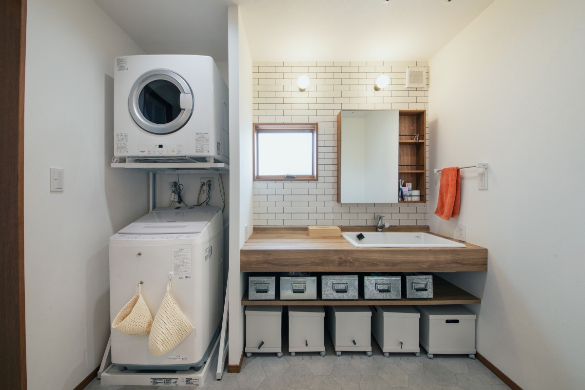 ご夫婦それぞれの書斎とガレージがある2階リビングの家