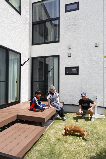 ■家事ラク＋らせん階段が魅力！光と風の心地よさを実感できる住まい