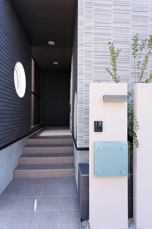 コートラインが映える家