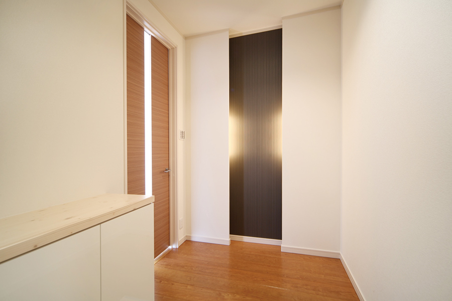 大容量のスキップ収納がある家