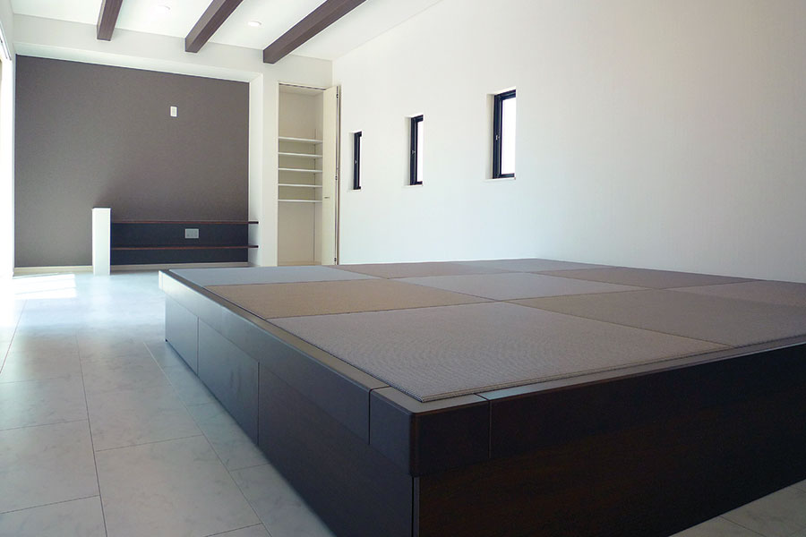 大開口リビング窓のある家