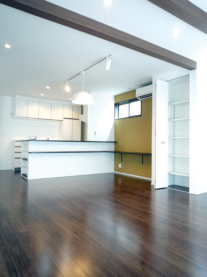 大空間リビングのある2世帯住宅の家