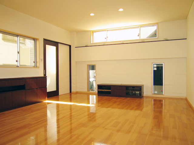 重量鉄骨で叶える大型ガレージのある家