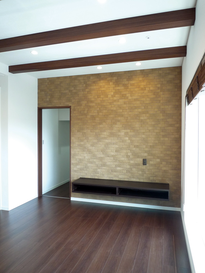 高天井の梁がある家