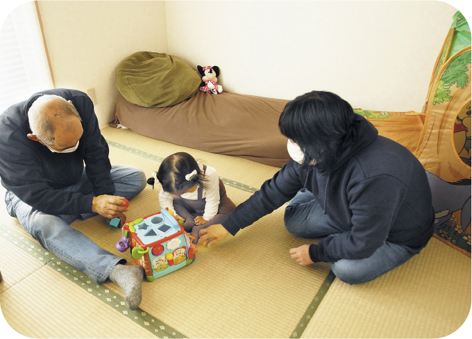 【LCCM住宅】家事動線を考えた 周遊型の間取りと ご両親のための 和室が子育てを応援