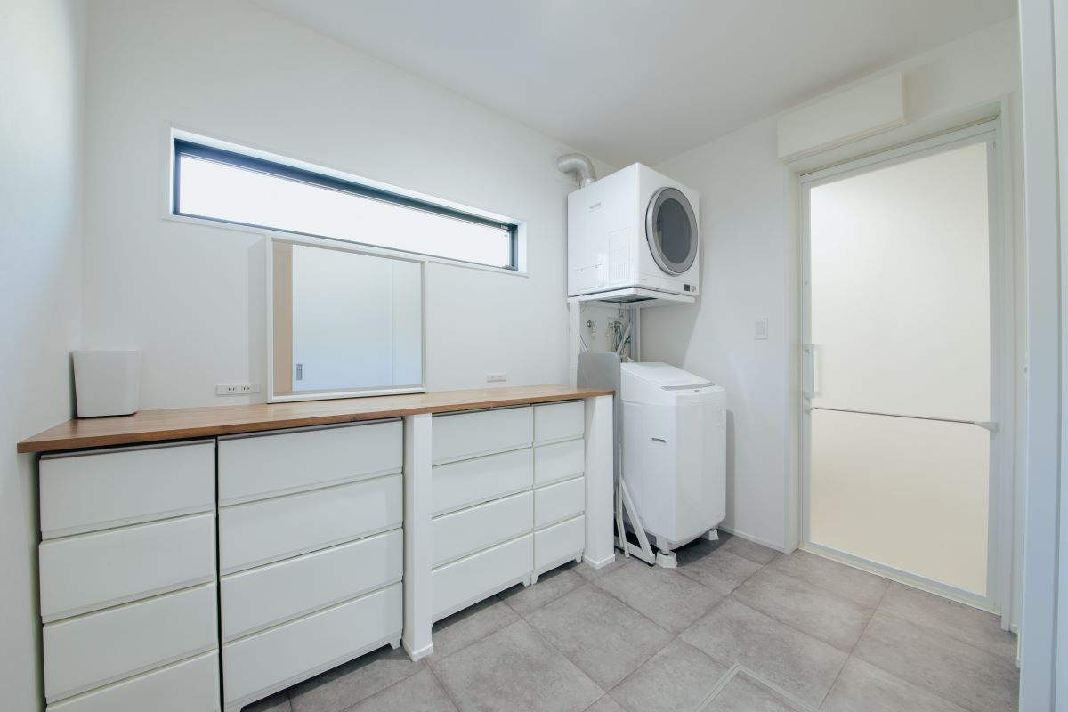 ■22帖の大空間のリビングとファミリークローゼットがある家