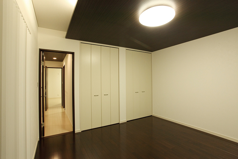 螺旋階段のある家