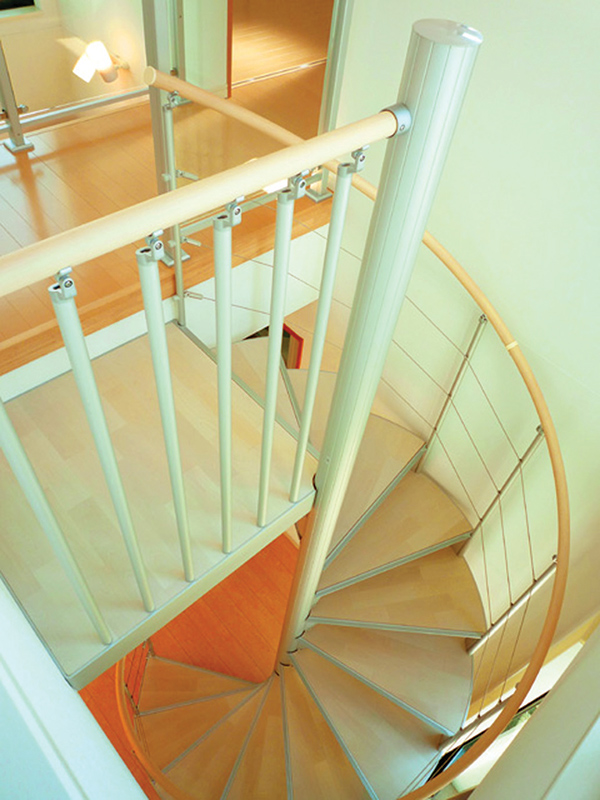 .風と光にこだわったT字型のデザインの家