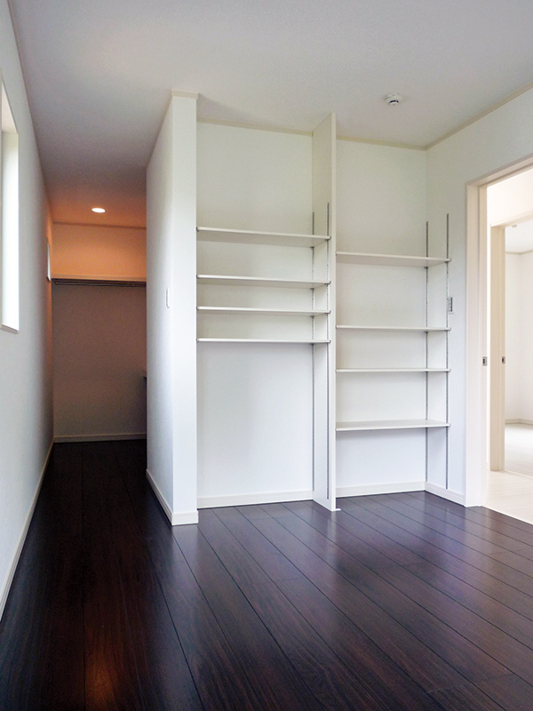 キュービックスタイルな黒ガルバの家