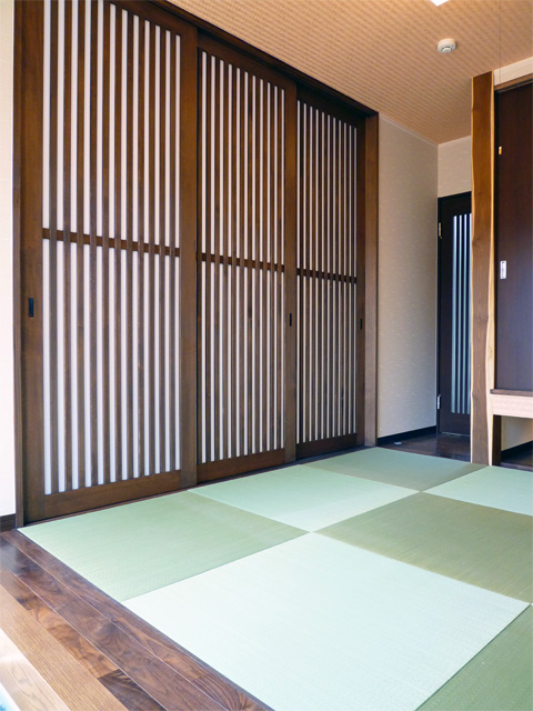 シンプルでスクエアな家