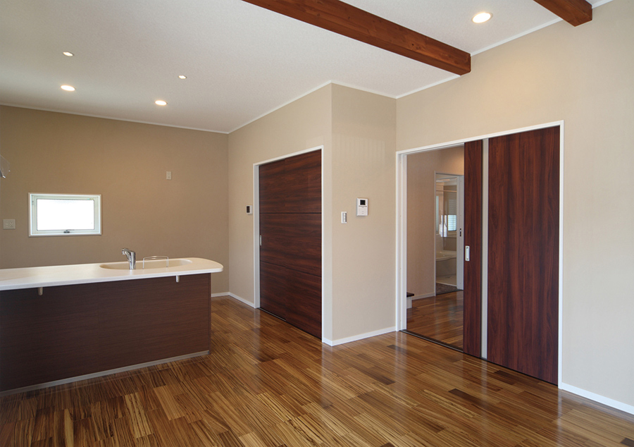 コートラインが映える家