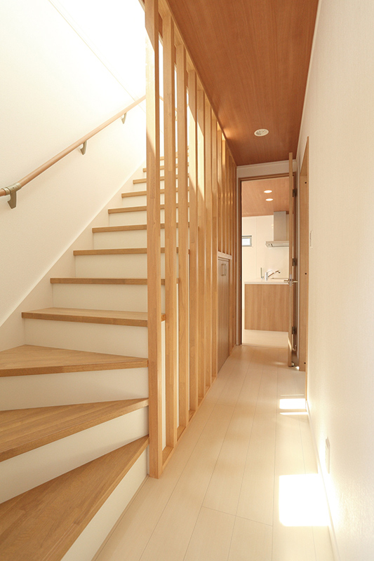 木目調でナチュラルな家