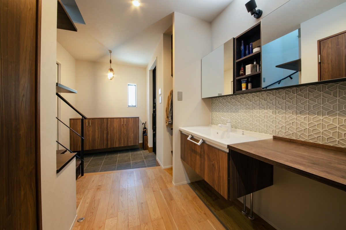 お子さんとくつろぐ小上がりの畳スペースのある家