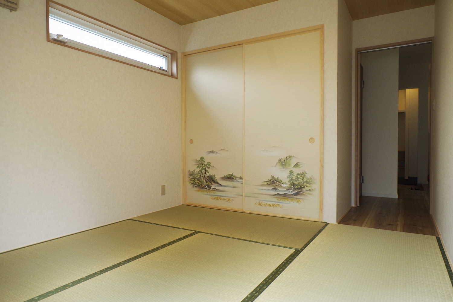 【LCCM住宅】家事動線を考えた 周遊型の間取りと ご両親のための 和室が子育てを応援